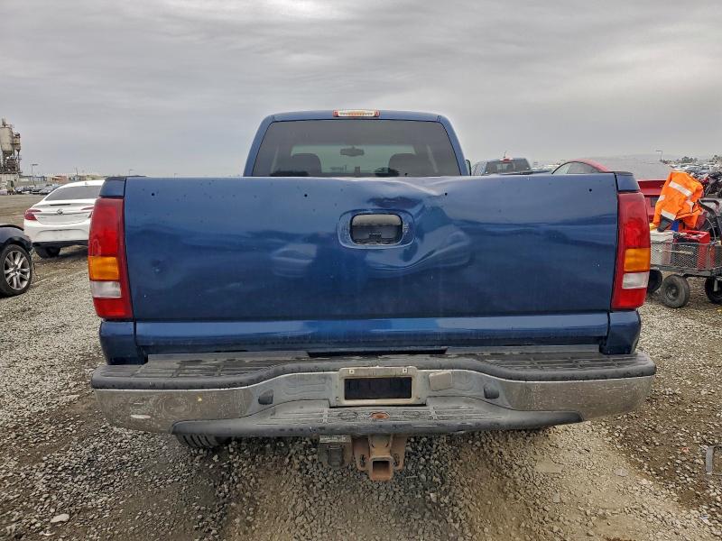 Photo 6 from auction – 2001 CHEVROLET SILVERADO with VIN 1GCHC29121E323570