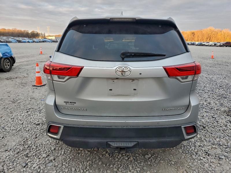 Photo 6 from auction – 2017 TOYOTA HIGHLANDER with VIN 5TDDZRFH6HS376607