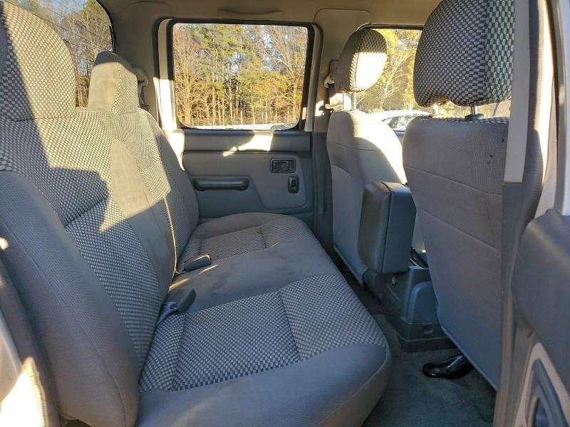 Photo 10 from auction – 2002 NISS FRONTIER with VIN 1N6ED29X82C321143