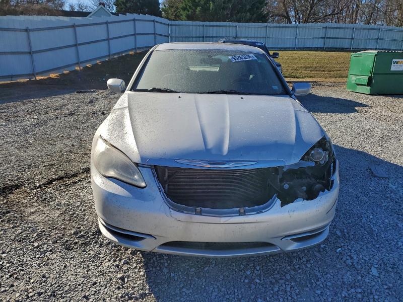 Photo 5 from auction – 2012 CHRYSLER 200 TOURIN with VIN 1C3CCBBB0CN176511