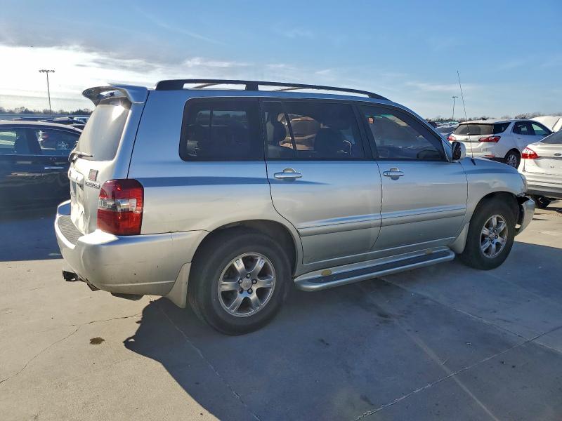 Photo 3 from auction – 2005 TOYOTA HIGHLANDER with VIN JTEEP21A850127960