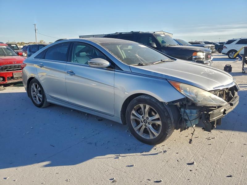 Photo 4 from auction – 2013 HYUNDAI SONATA SE with VIN 5NPEC4ACXDH519997