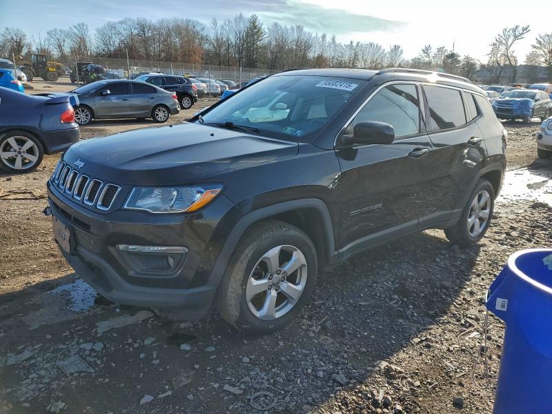 JEEP COMPASS LA 2018 with VIN 3C4NJDBB9JT174968 - Photo from auction