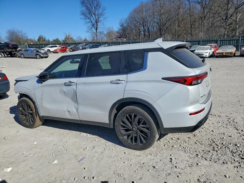 Photo 2 from auction – 2024 MITSUBISHI OUTLANDER with VIN JA4J4VA82RZ067700