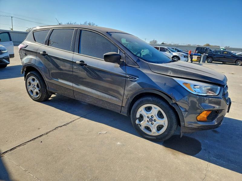 Zdjęcie 4 z aukcji – 2017 FORD ESCAPE S z VIN 1FMCU0F7XHUC00700