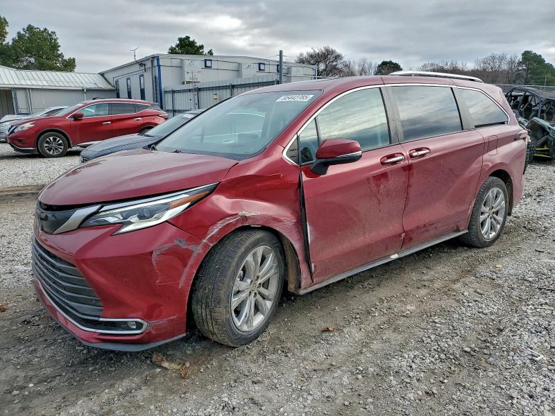 TOYOTA SIENNA LIM 2023 with VIN 5TDERKEC6PS146646 - Photo from auction