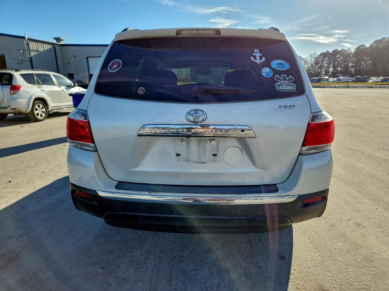 Photo 6 from auction – 2013 TOYOTA HIGHLANDER with VIN 5TDZK3EH2DS124811