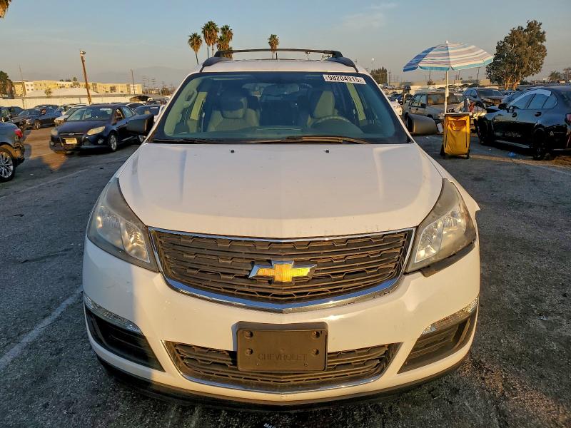 Photo 5 from auction – 2017 CHEVROLET TRAVERSE L with VIN 1GNKRFED4HJ317239