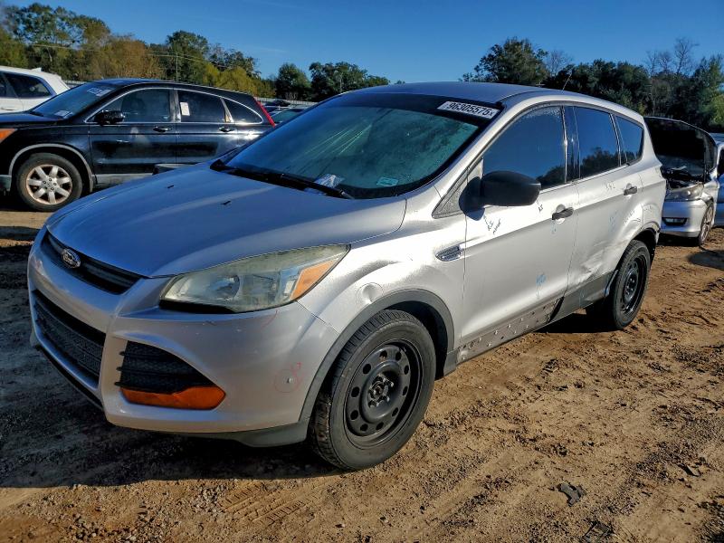 FORD ESCAPE S 2015 with VIN 1FMCU0F76FUC55447 - Photo from auction
