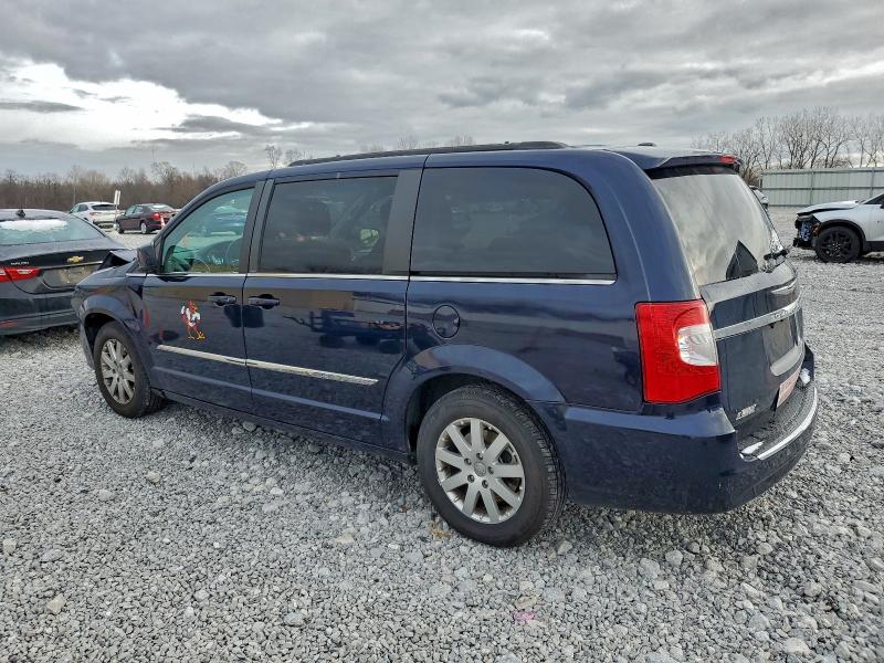 Photo 2 from auction – 2014 CHRYSLER TOWN & COU with VIN 2C4RC1BG8ER192859