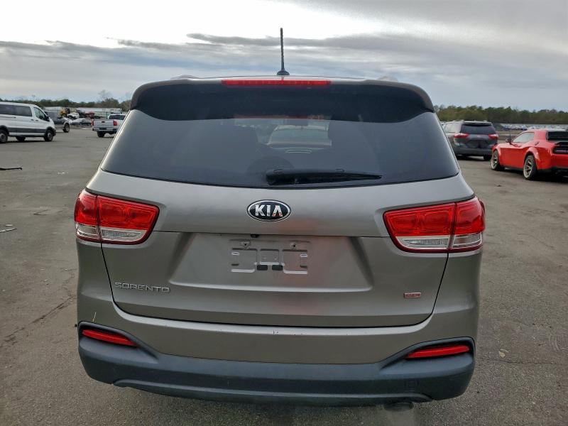 Photo 6 from auction – 2016 KIA SORENTO LX with VIN 5XYPGDA37GG145759
