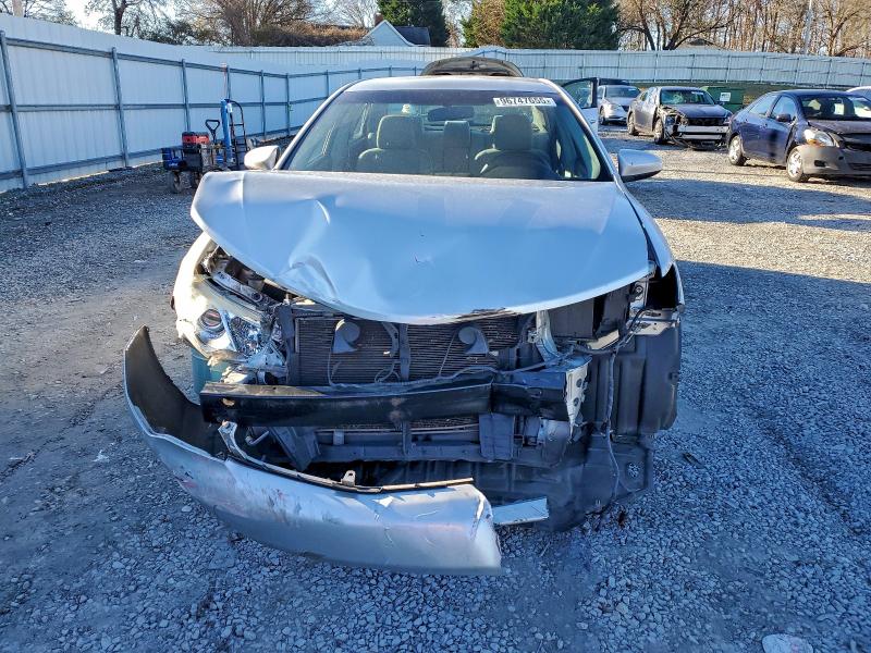 Photo 5 from auction – 2013 TOYOTA CAMRY with VIN 4T1BF1FK1DU705051