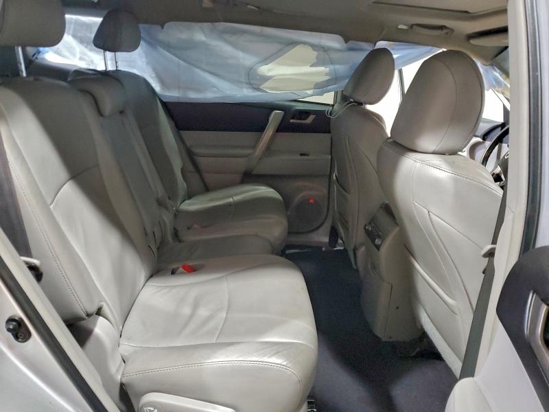 Photo 11 from auction – 2011 TOYOTA HIGHLANDER with VIN 5TDBK3EH8BS071451