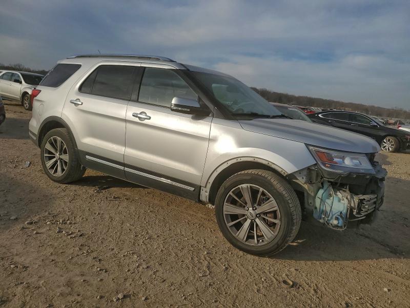 Photo 4 from auction – 2018 FORD EXPLORER L with VIN 1FM5K7F86JGB13669