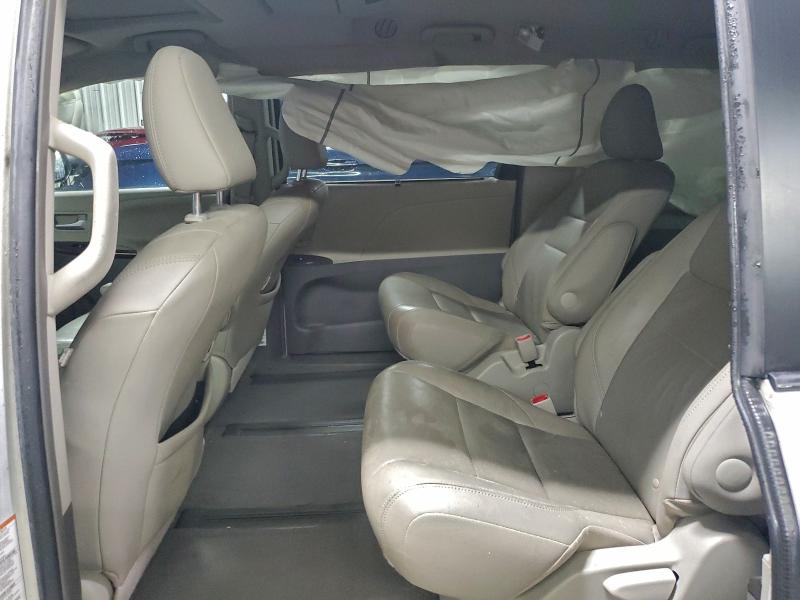 Photo 10 from auction – 2015 TOYOTA SIENNA XLE with VIN 5TDDK3DCXFS124798