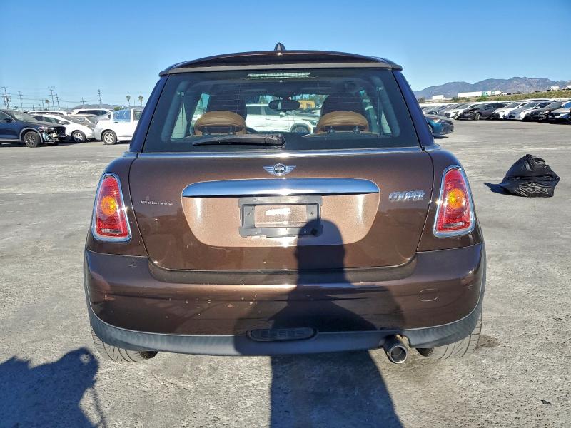 Photo 6 from auction – 2010 MINI COOPER with VIN WMWMF3C51ATZ26235