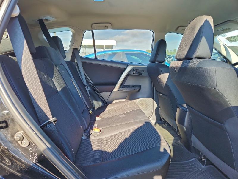 Photo 11 from auction – 2015 TOYOTA RAV4 LE with VIN 2T3ZFREV2FW202177