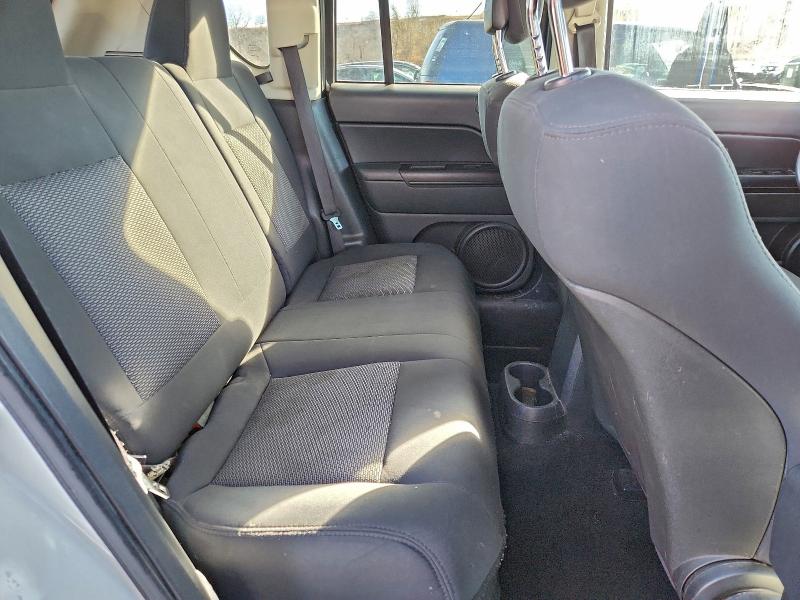 Photo 11 from auction – 2010 JEEP COMPASS SP with VIN 1J4NT4FB4AD601753
