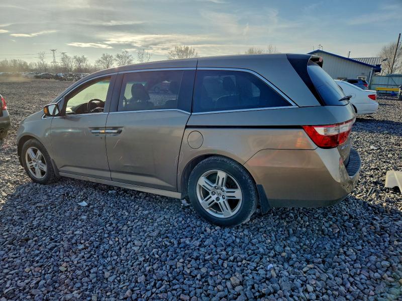 Photo 2 from auction – 2011 HONDA ODYSSEY TO with VIN 5FNRL5H93BB103609