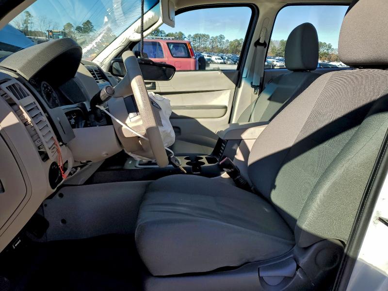 Фото 7 с аукциона – 2011 FORD ESCAPE XLS с VIN 1FMCU0C70BKC59858