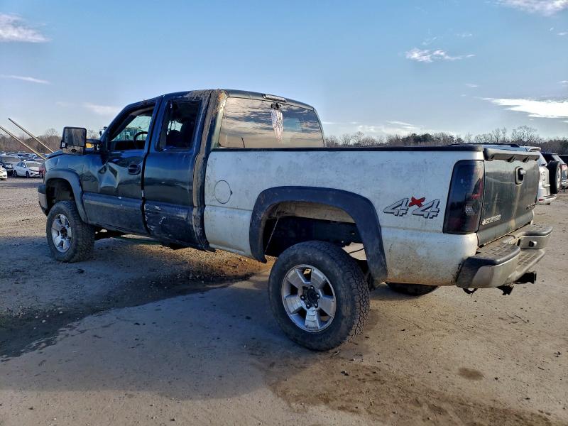 Photo 2 from auction – 2004 CHEVROLET SILVERADO with VIN 1GCEK19T04Z245403