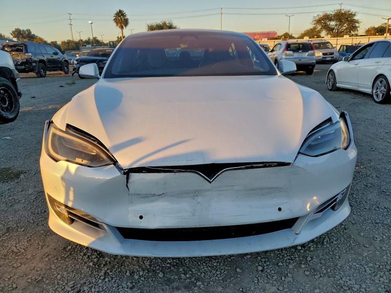 Photo 5 from auction – 2018 TESLA MODEL S with VIN 5YJSA1E26JF261495