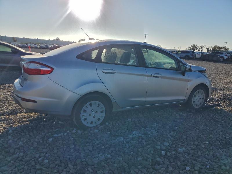 Photo 3 from auction – 2015 FORD FIESTA S with VIN 3FADP4AJ3FM100682
