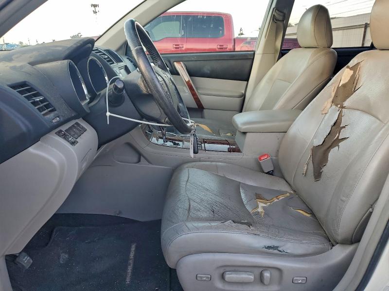 Photo 7 from auction – 2011 TOYOTA HIGHLANDER with VIN 5TDYK3EH3BS040683