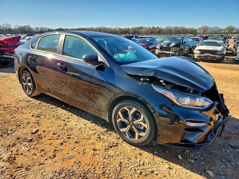 Photo 4 from auction – 2021 KIA FORTE FE with VIN 3KPF24AD1ME381397