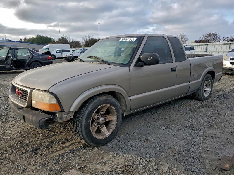 GMC SONOMA 2001 with VIN 1GTCS19W318111794 - Photo from auction