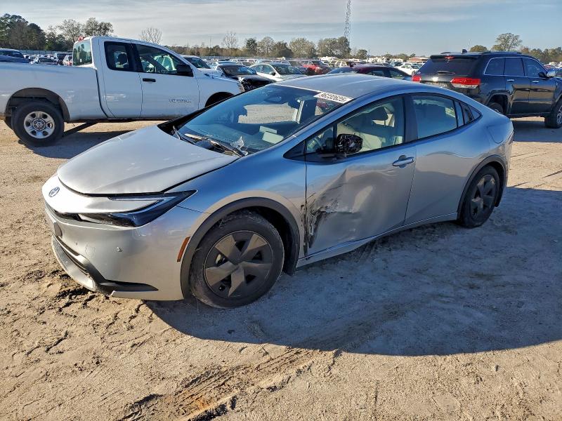 TOYOTA PRIUS LE 2025 with VIN JTDACAAU2S3051908 - Photo from auction