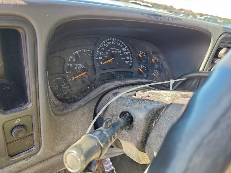 Photo 9 from auction – 2005 CHEVROLET SILVERADO with VIN 2GCEC19V551181688