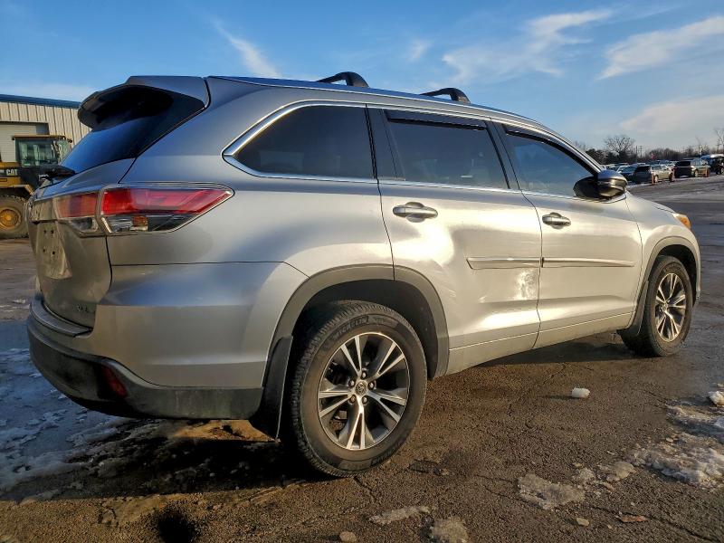 Photo 3 from auction – 2016 TOYOTA HIGHLANDER with VIN 5TDJKRFH7GS255459