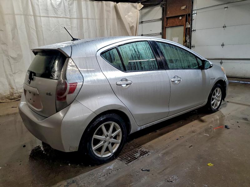 Photo 3 from auction – 2013 TOYOTA PRIUS C with VIN JTDKDTB33D1034360
