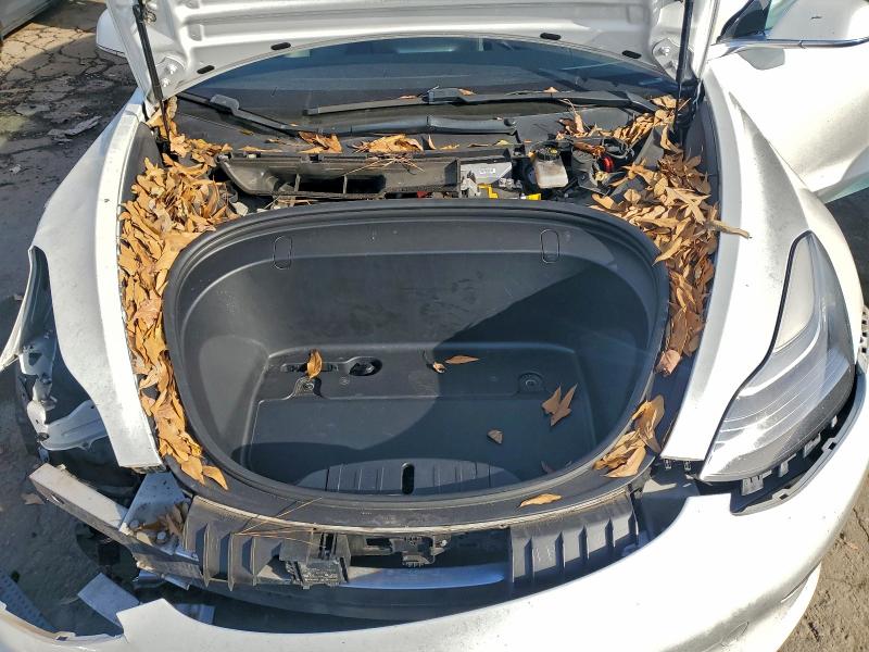 Photo 11 from auction – 2019 TESLA MODEL 3 with VIN 5YJ3E1EA8KF425251