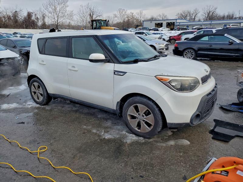 Photo 4 from auction – 2015 KIA SOUL with VIN KNDJN2A26F7214864