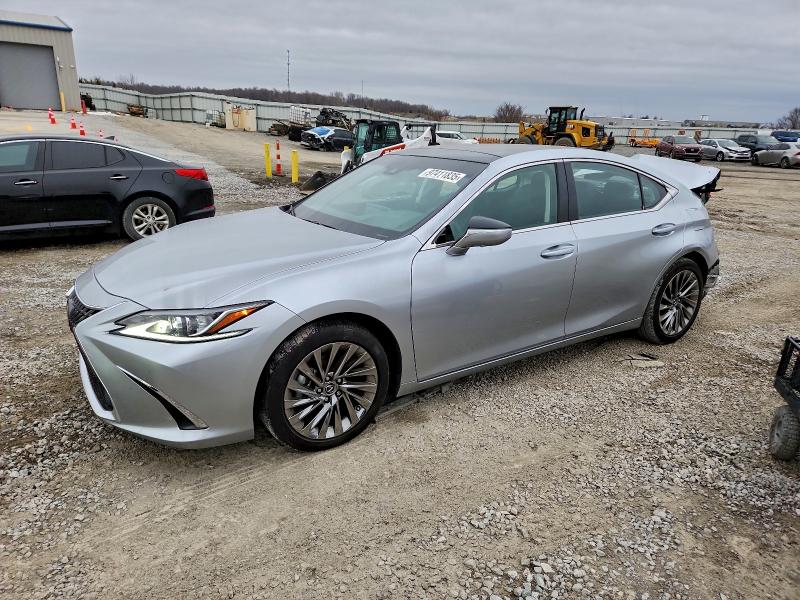 LEXUS ES 350 BAS 2025 with VIN 58AEZ1B18SU200678 - Photo from auction