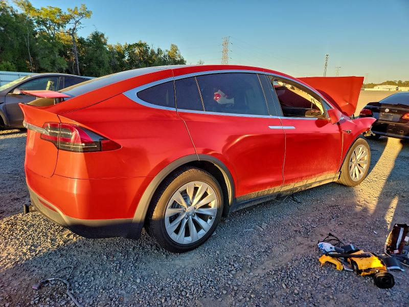 Photo 3 from auction – 2017 TESLA MODEL X with VIN 5YJXCDE28HF068650
