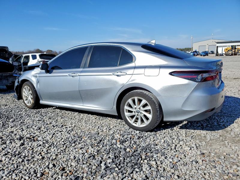 Photo 2 from auction – 2022 TOYOTA CAMRY LE with VIN 4T1C11AK2NU679913