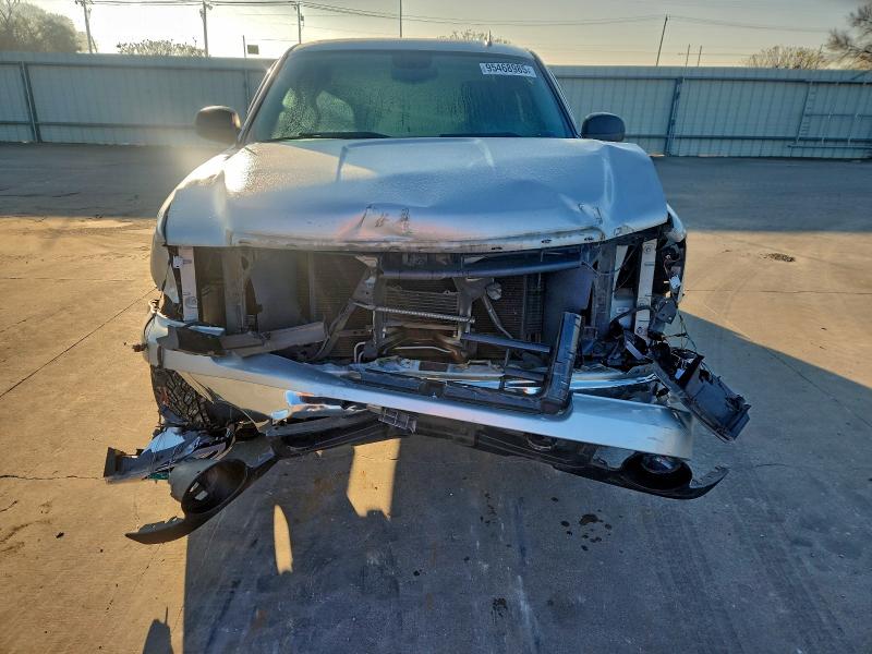Photo 5 from auction – 2011 GMC SIERRA C15 with VIN 1GTR1VE03BZ172211