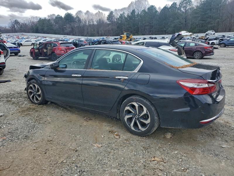 Photo 2 from auction – 2017 HONDA ACCORD with VIN 1HGCR2F96HA095594
