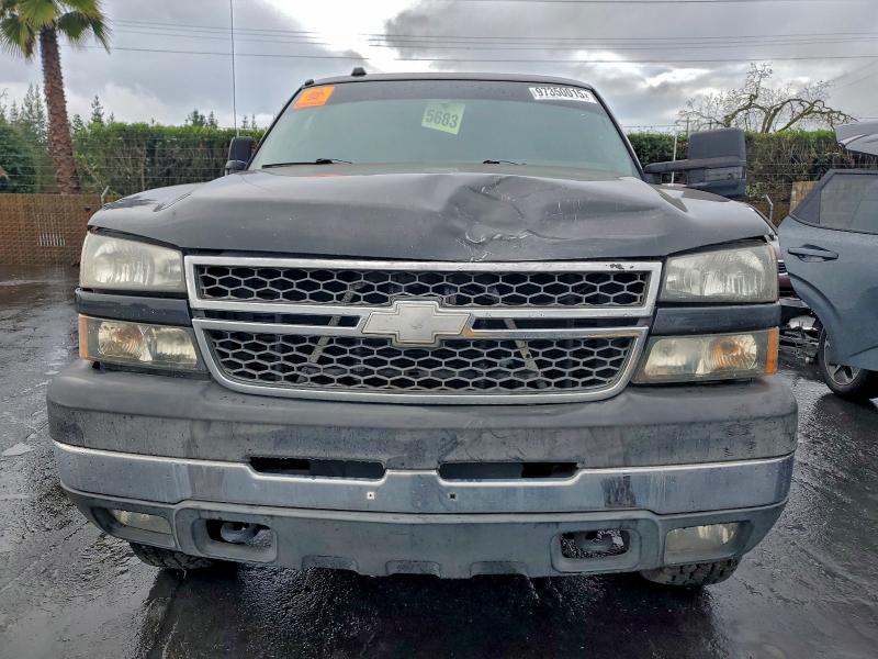 Photo 5 from auction – 2005 CHEVROLET SILVERADO with VIN 1GCHK23285F952593