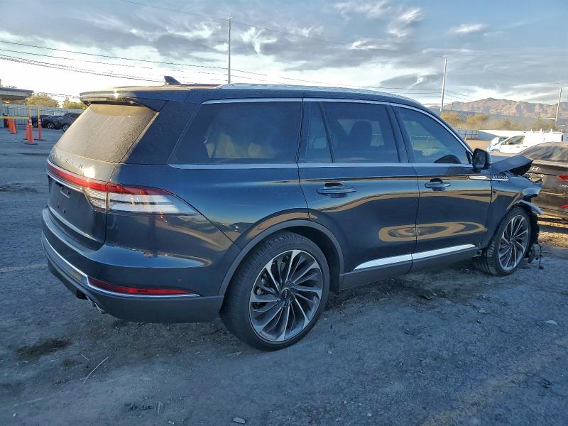 Photo 3 from auction – 2023 LINCOLN AVIATOR with VIN 5LM5J7WCXPGL05075