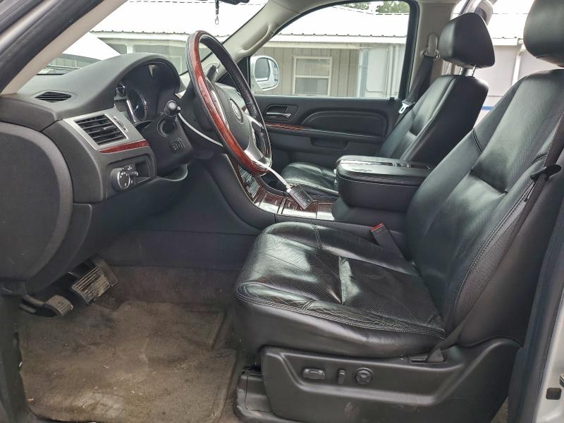 Photo 7 from auction – 2010 CADILLAC ESCALADE L with VIN 1GYUKBEF3AR239554