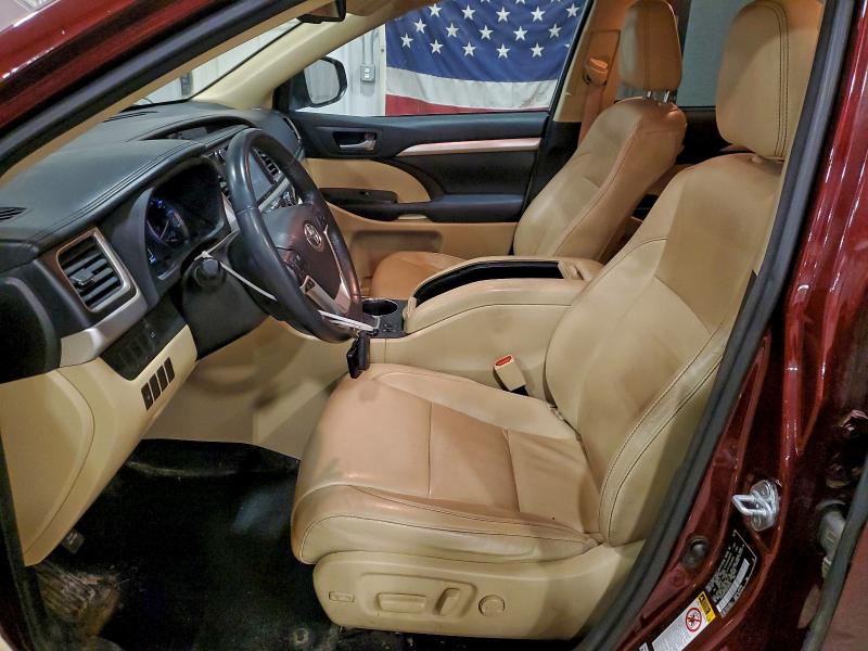 Фото 7 с аукциона – 2016 TOYOTA HIGHLANDER с VIN 5TDJKRFH3GS296204