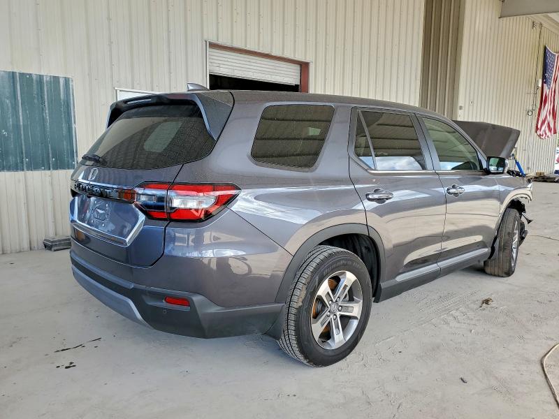 Photo 3 from auction – 2025 HONDA PILOT with VIN 5FNYG2H49SB030569