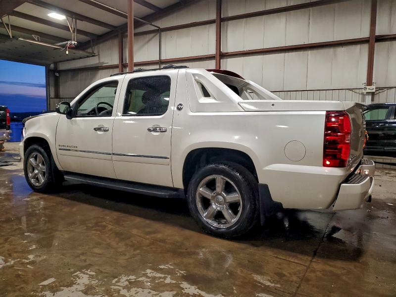 Photo 2 from auction – 2013 CHEVROLET AVALANCHE with VIN 3GNTKGE76DG232410