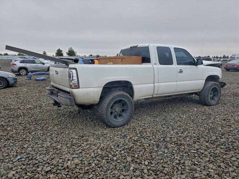 Photo 3 from auction – 2005 CHEVROLET SILVERADO with VIN 1GCHC29225E118068
