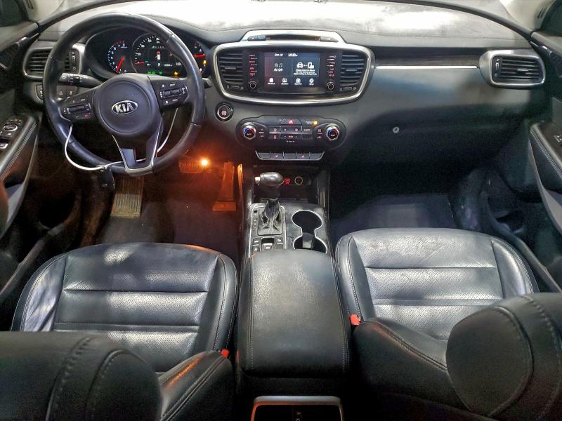 Photo 8 from auction – 2017 KIA SORENTO EX with VIN 5XYPHDA5XHG314852