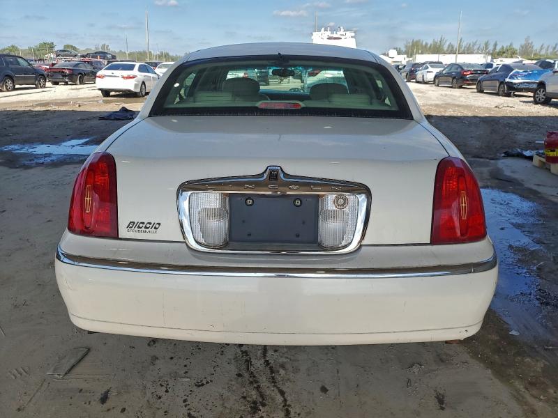 Photo 6 from auction – 2002 LINCOLN TOWN CAR with VIN 1LNHM85W92Y636340